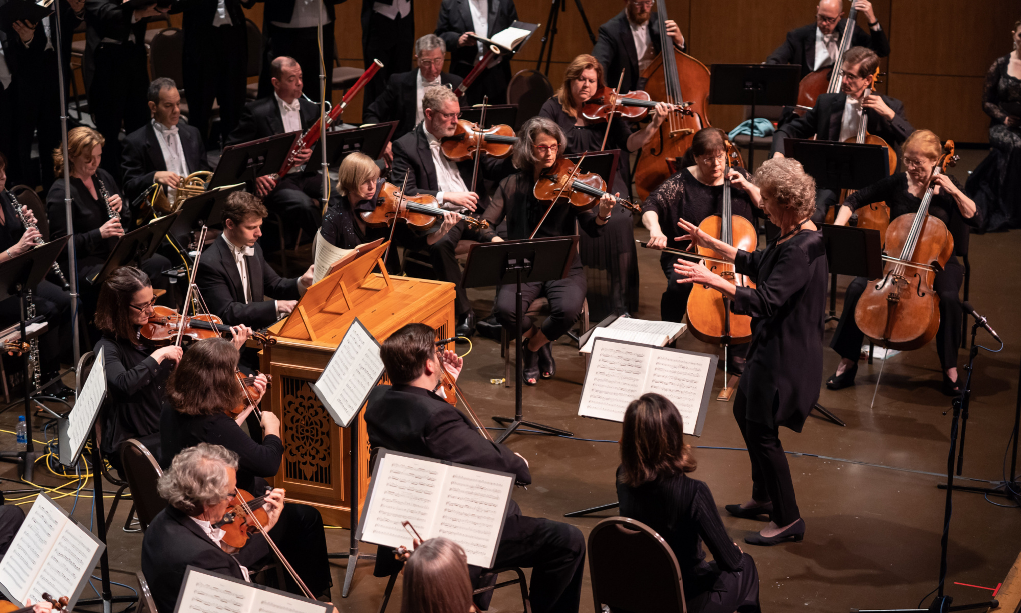  Dame Jane Glover conducts the Music of the Baroque Orchestra