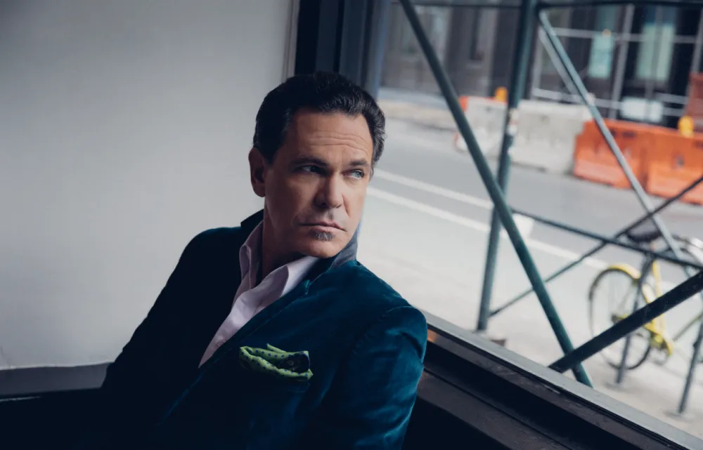 Headshot of Kurt Elling