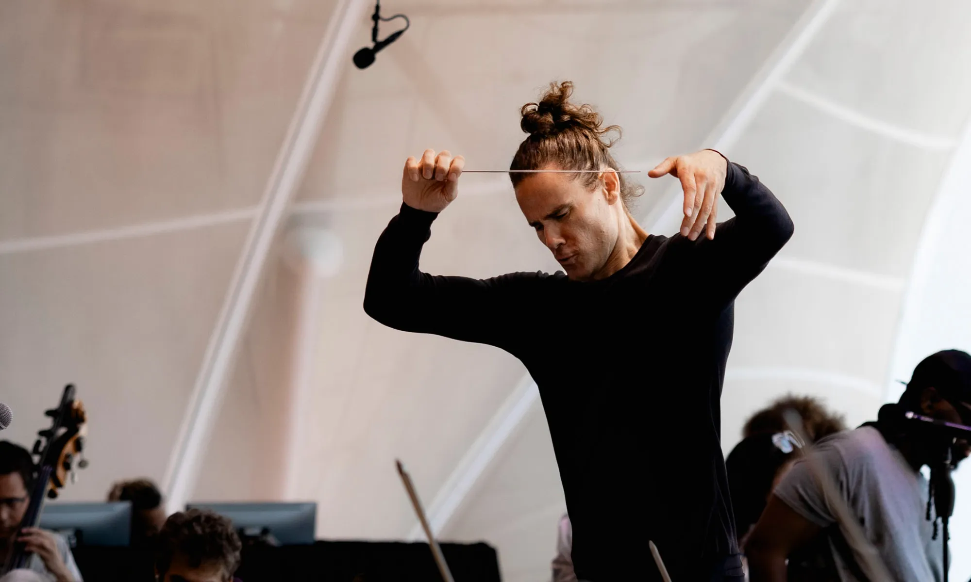 Steve Hackman conducting.